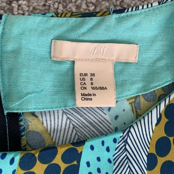 H&M bold print dress - Picture 2 of 4